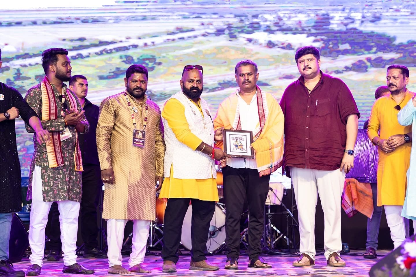 Guest felicitation ceremony at the Mahostava